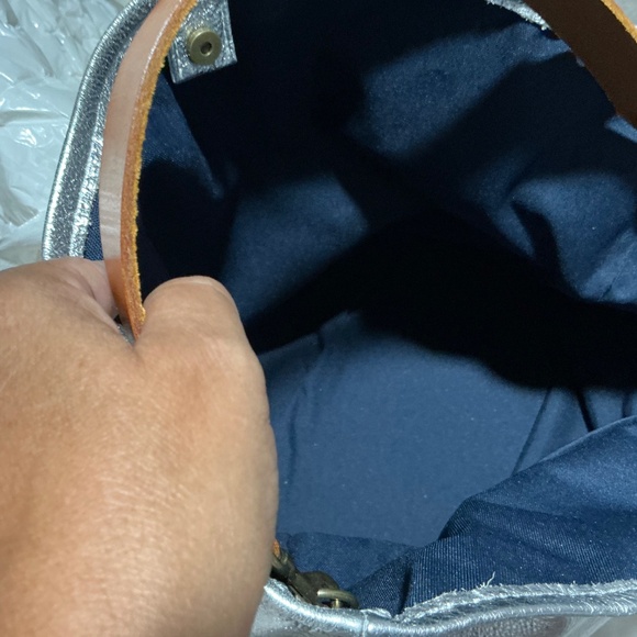 Parker Thatch XL Jane bag in silver. Excellent Condition. Beautiful!! - Picture 4 of 4